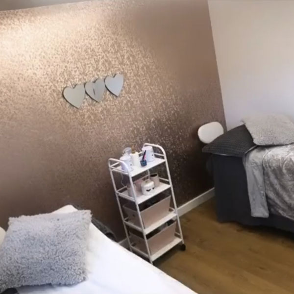 Beauty treatment beds